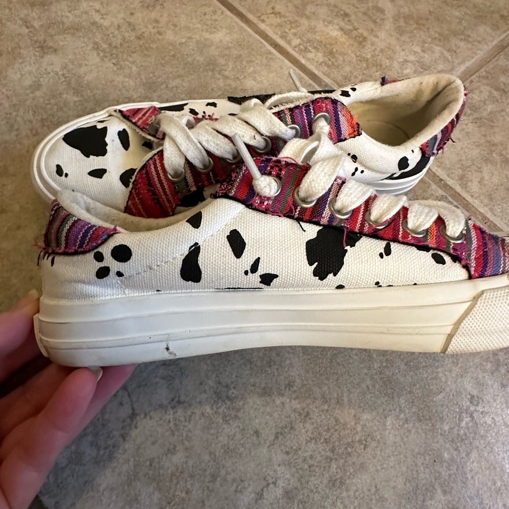 Very G Ladies Cosmic Cow Print Shoes W 6.5 - Picture 3 of 9